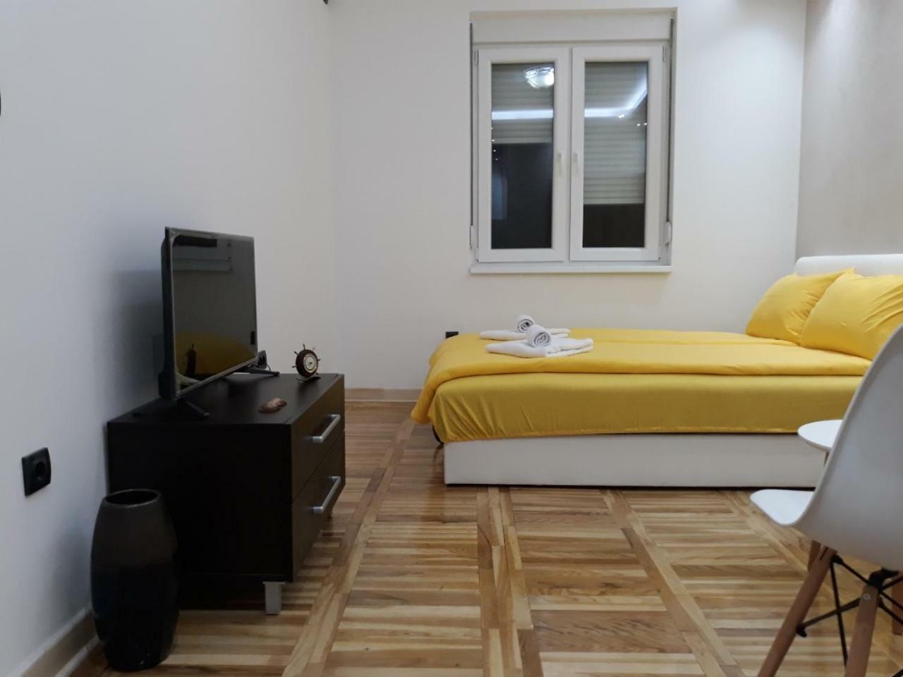 Sweet Yellow Apartment Beograd Bagian luar foto