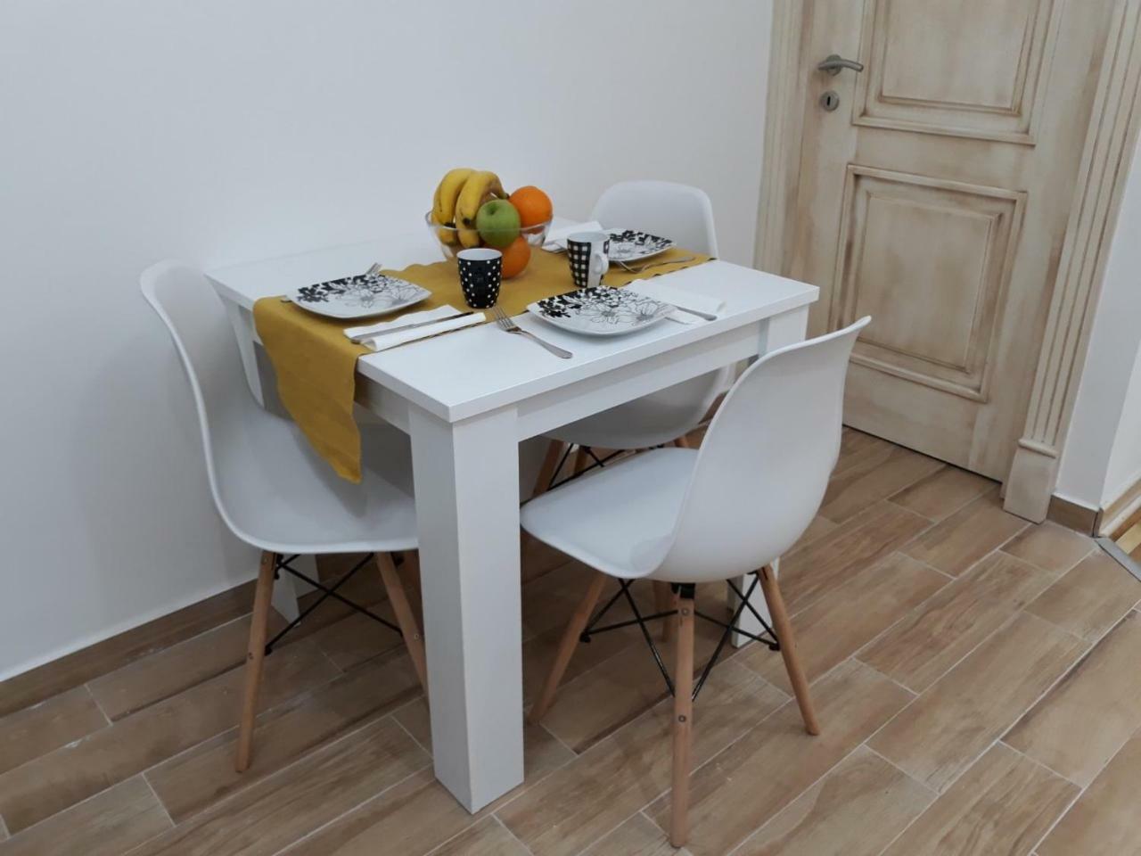 Sweet Yellow Apartment Beograd Bagian luar foto