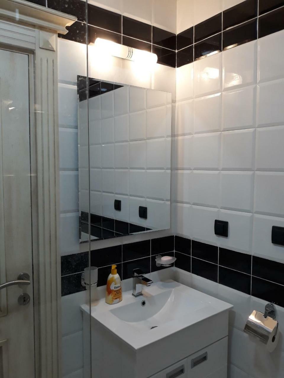 Sweet Yellow Apartment Beograd Bagian luar foto