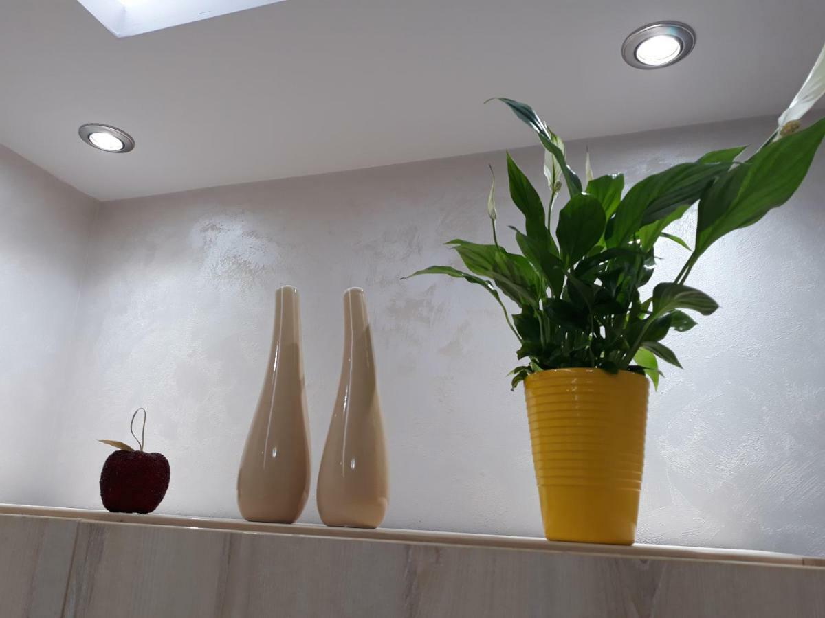 Sweet Yellow Apartment Beograd Bagian luar foto